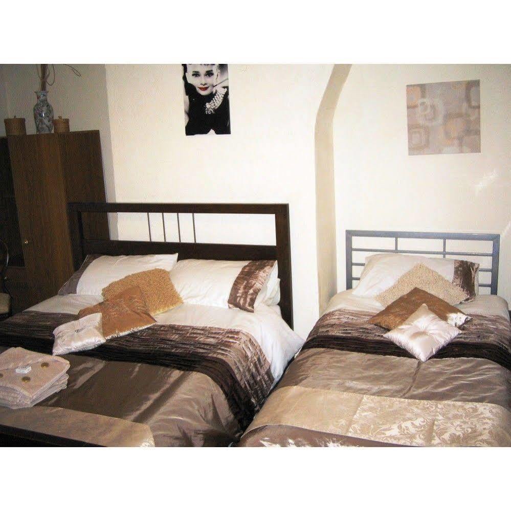 The Castleton Bed & Breakfast Blackpool Ngoại thất bức ảnh